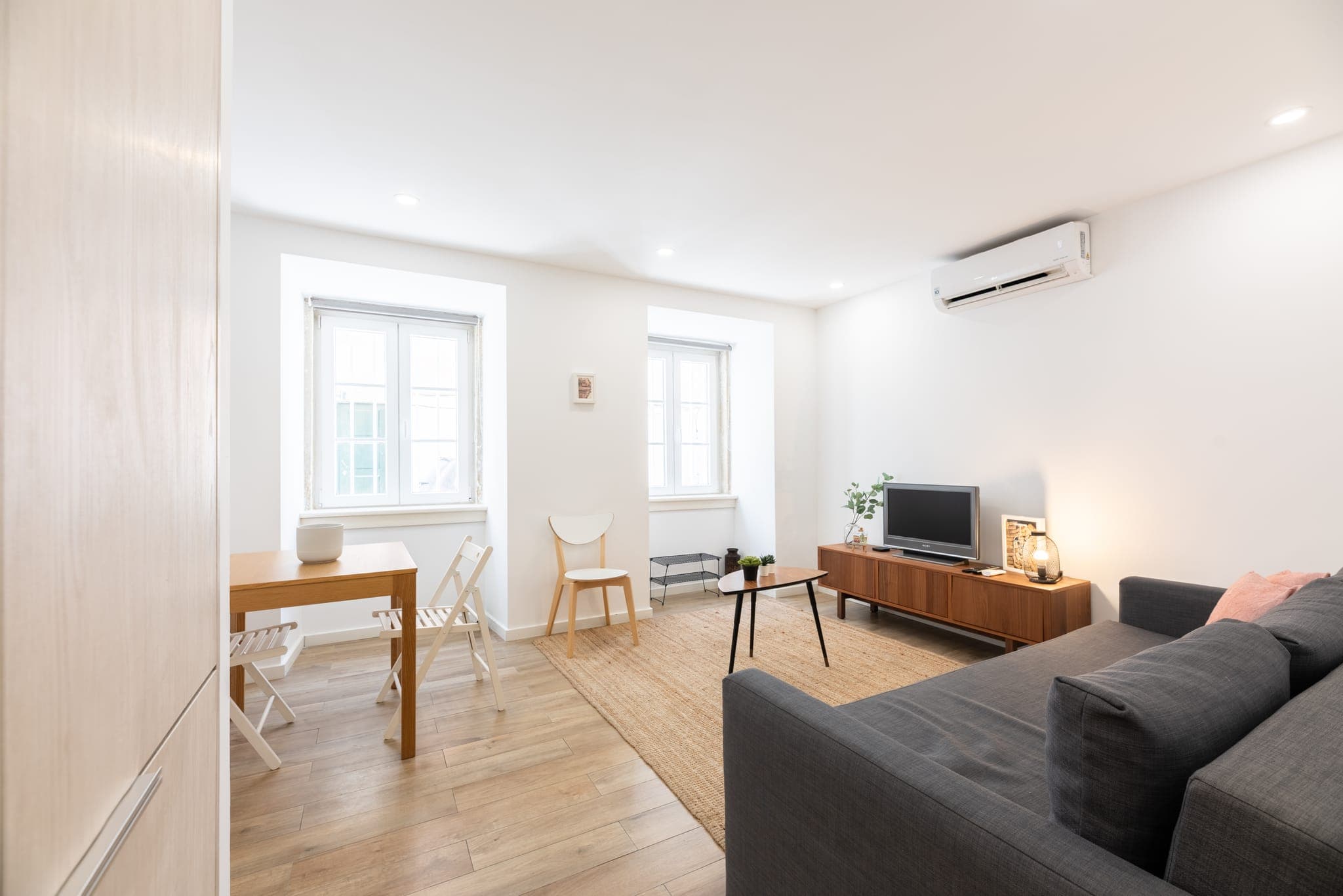 T1 Apartment — Travessa do Marquês de Sampaio, Santa Catarina – photo 3