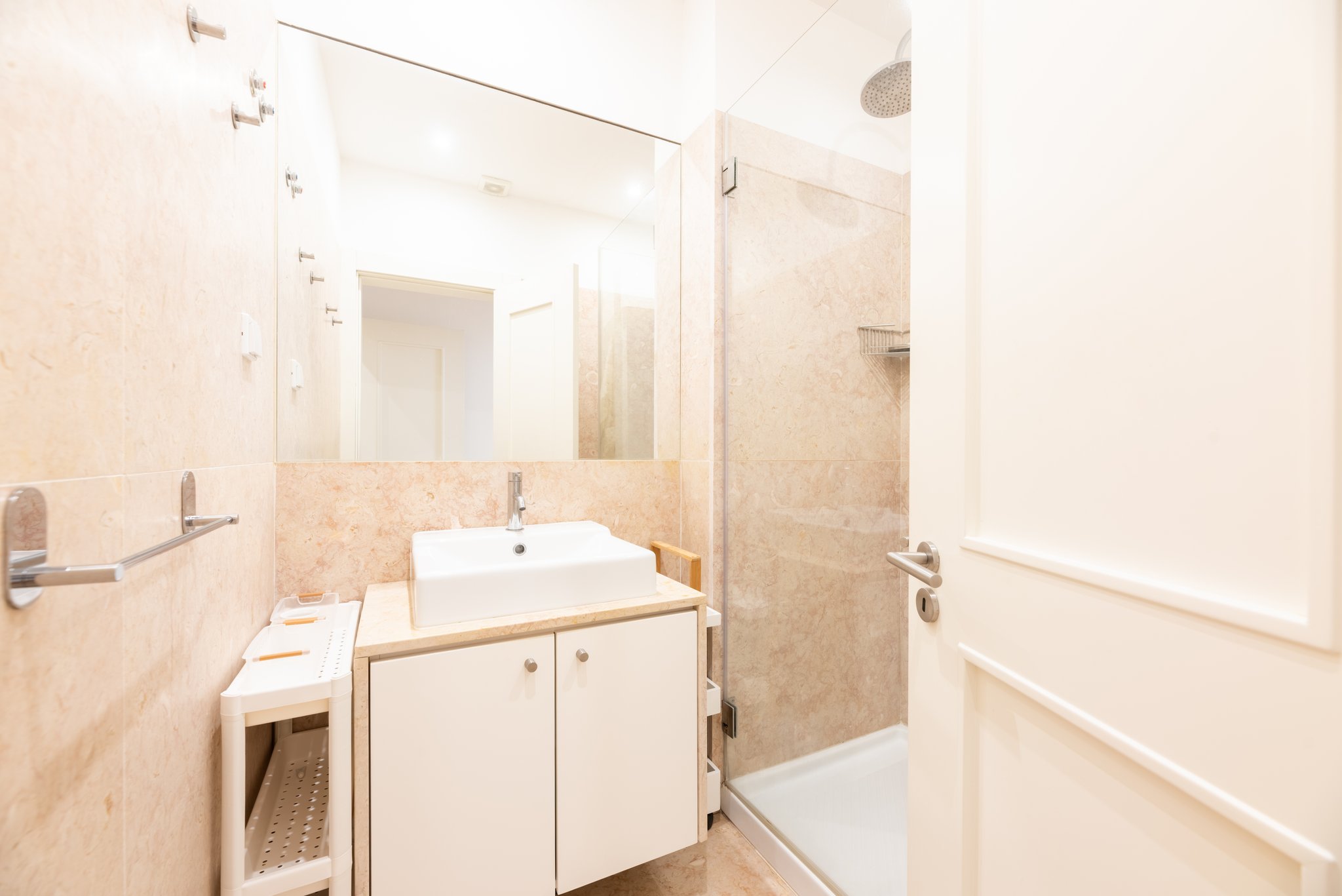 T2 Apartment — Rua do Cardal de São José – photo 2